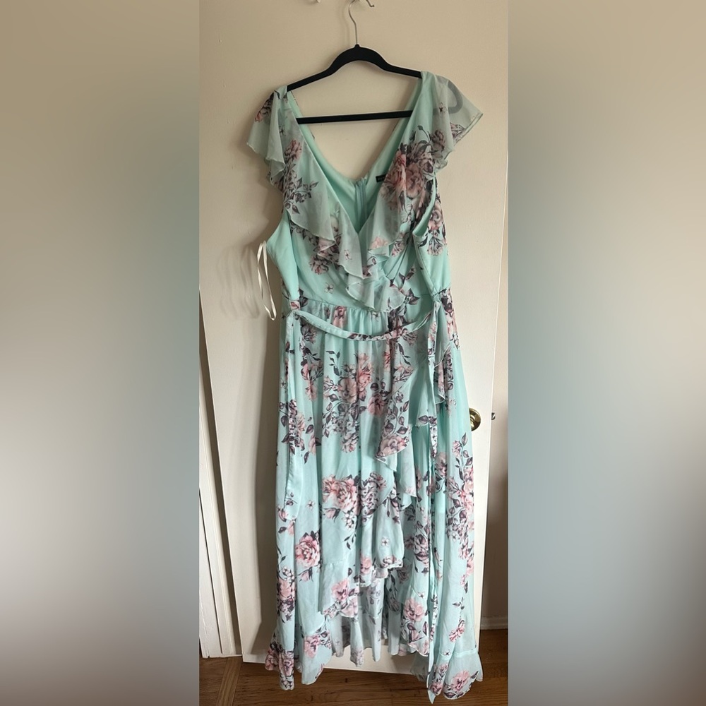 Floral V neck chiffon dress with capped sleeves